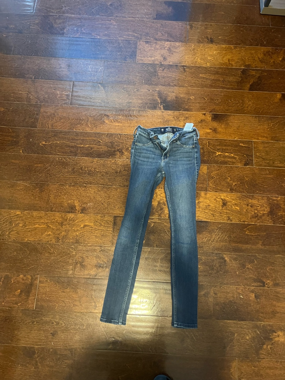 Hollister Women's Skinny Jeans in Medium Blue Wash